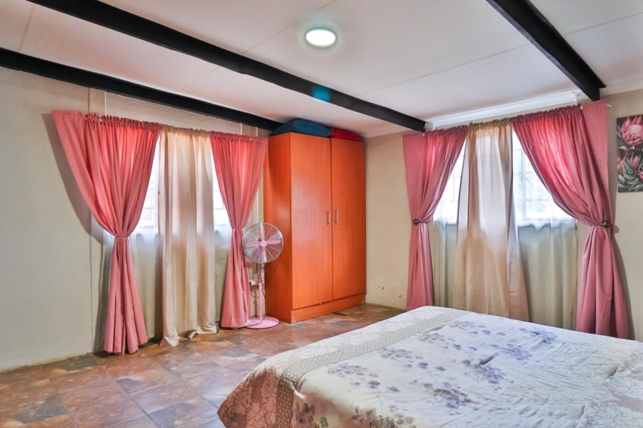 5 Bedroom Property for Sale in Donkerhoek A H North West